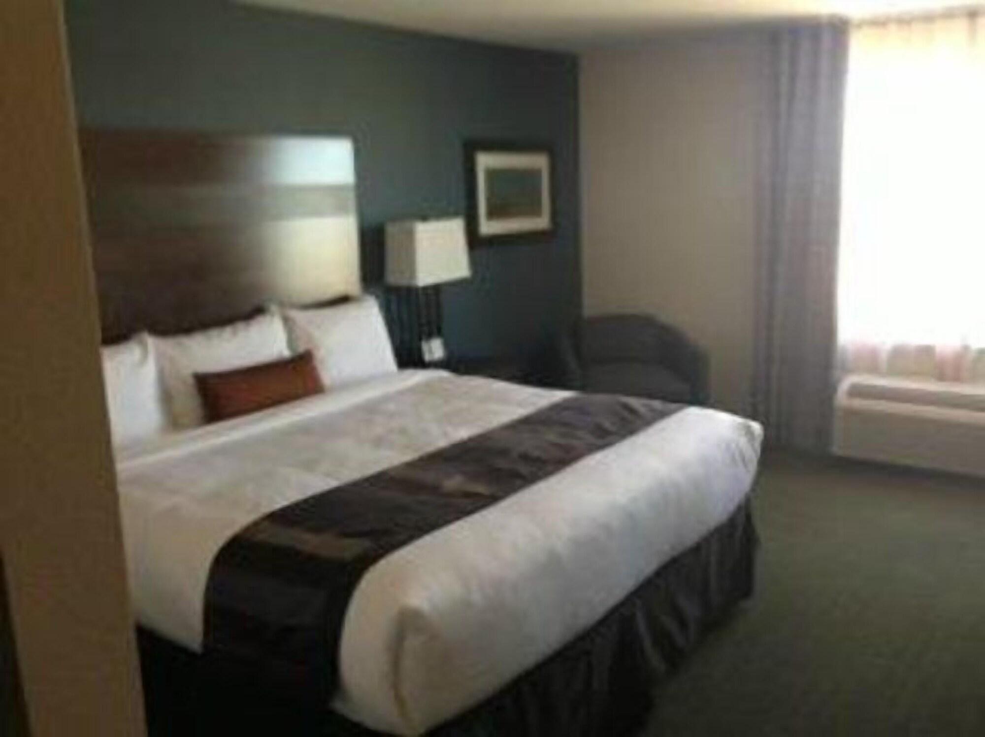 Hotel Wingate By Wyndham Seminole Extérieur photo